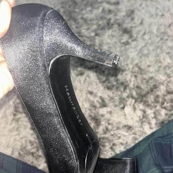 Neutralizer black heels with a bow attached size 7 1/2 - Picture 6 of 6